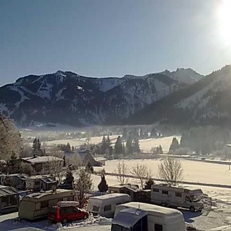 App 1 - Farbennest Mit Fruehstueck Teekueche, Sommerbergbahnen Inkl Таннхайм Экстерьер фото